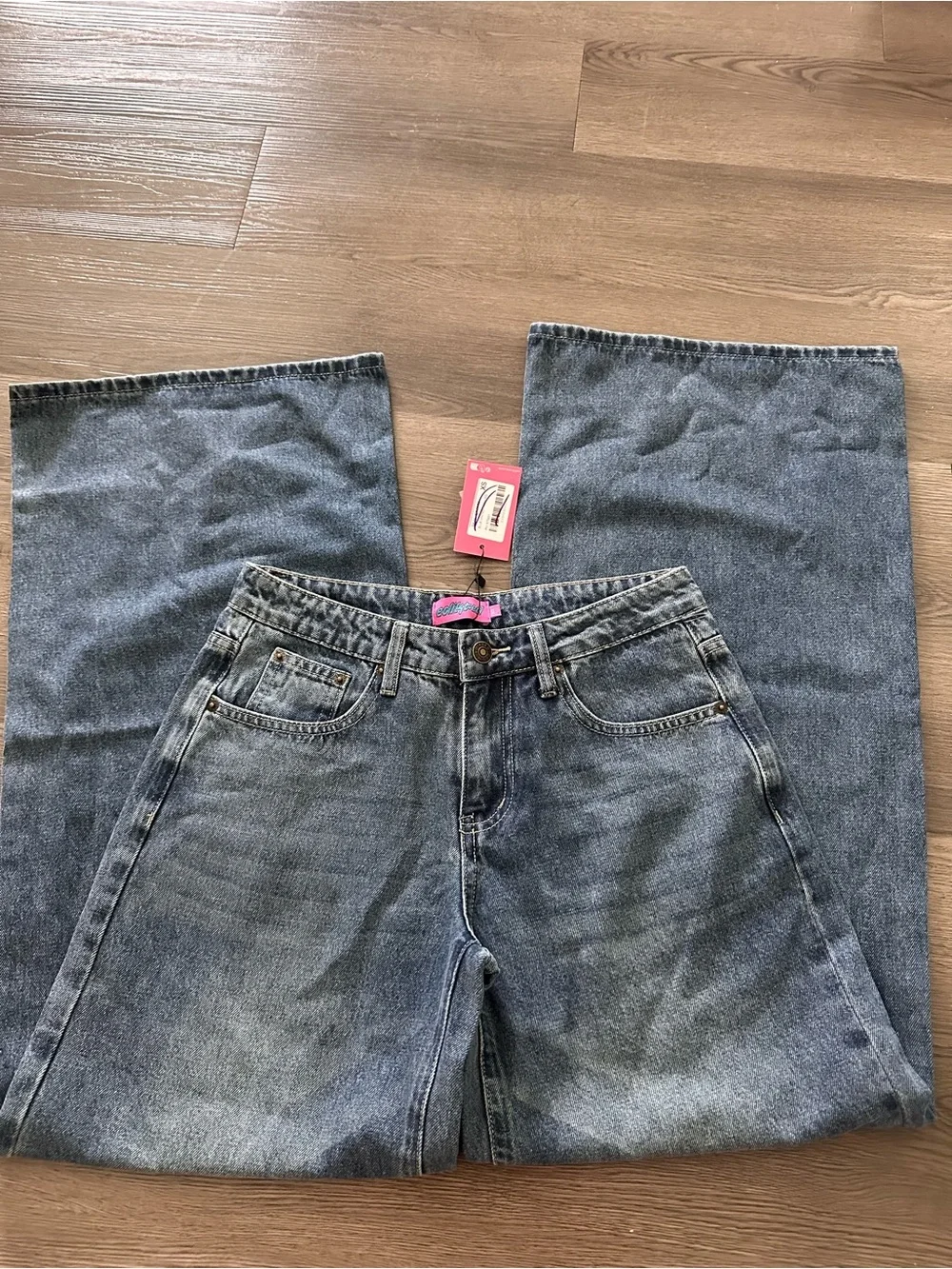 Edikted low rise jeans with bow in the back - Picture 3 of 5
